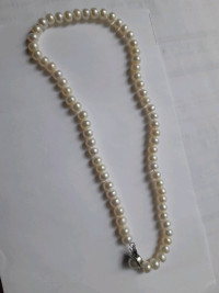 Collier blanc, perles de culture. Originale White necklace