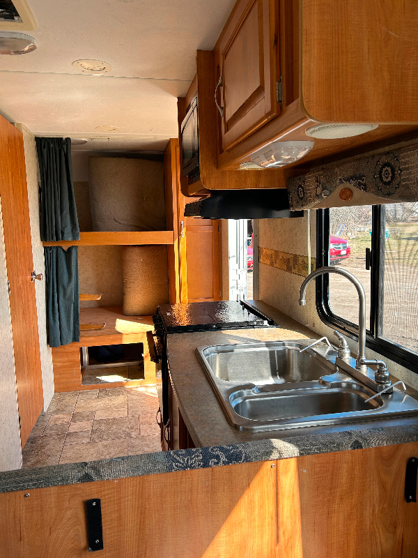 Selling 2011 camper trailer in Travel Trailers & Campers in Belleville - Image 4
