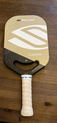 Selling Selkirk Luxx Control Air Invikta Pickleball Paddle