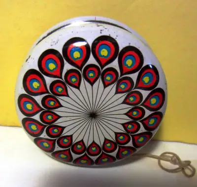 Price $19 Vintage Metal Peacock Feathers Yo-YO (JJD-282) Made of Metal Condition previously used but...