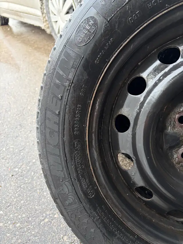4 used  Michelin X-ICE 205/65 R16 (Ready to Install) in Tires & Rims in City of Toronto - Image 5