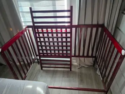Lit bébé sans matelas ni sommier., View more