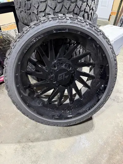 24” 33X12.50R24LT. 8 bolt pattern. GT rims with Haida tires. Took off a 06 GMC 2500HD. Tires are alm...