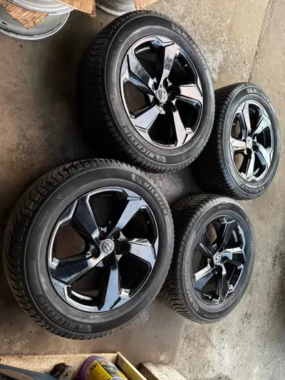 STILL AVAILABLE Came Toyota rav4 limited Bolt pattern 5x114.3 Center bore 60.1 Size 225/60/18 Dot 08...