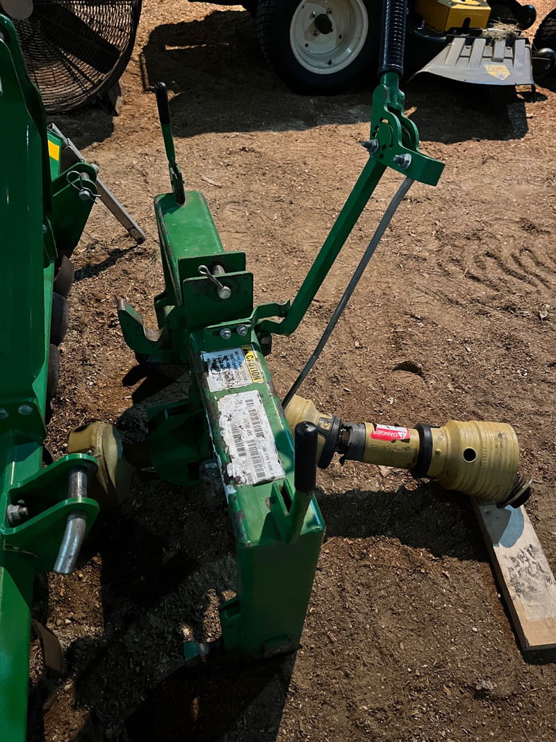 John Deere iMatch quick hitch with auto hitch PTO Farming Equipment