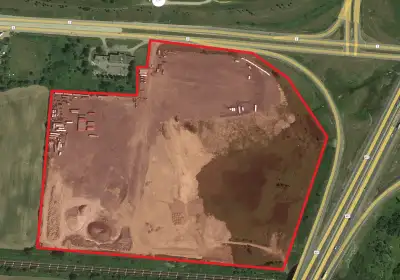 Over 35 acres of land is available for rent in Woodstock ON for you to secure vehicle parking. Lot h...