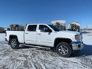 2019 GMC Pick Up Truck 3500 SRW. SLT in Cars & Trucks in Calgary - Image 3