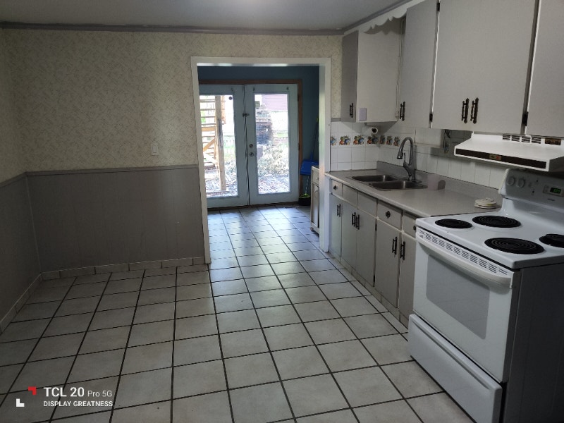 Windsor Main Floor 2Bed Apt Near Airport For Rent Long Term Rentals Windsor Region Kijiji