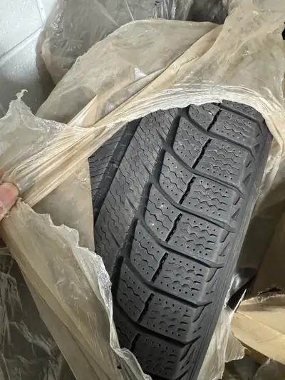 4 Michelin x-ice winter tires on black steel rims - 235/65 r17 - $500 obo Good tread used for 1 wint...