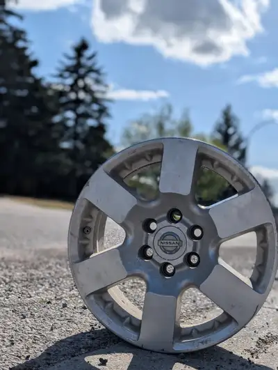 Set of 4 aluminum alloy. 16x7” for P265/75R16 tires. A few scuffs but still good/very good condition...