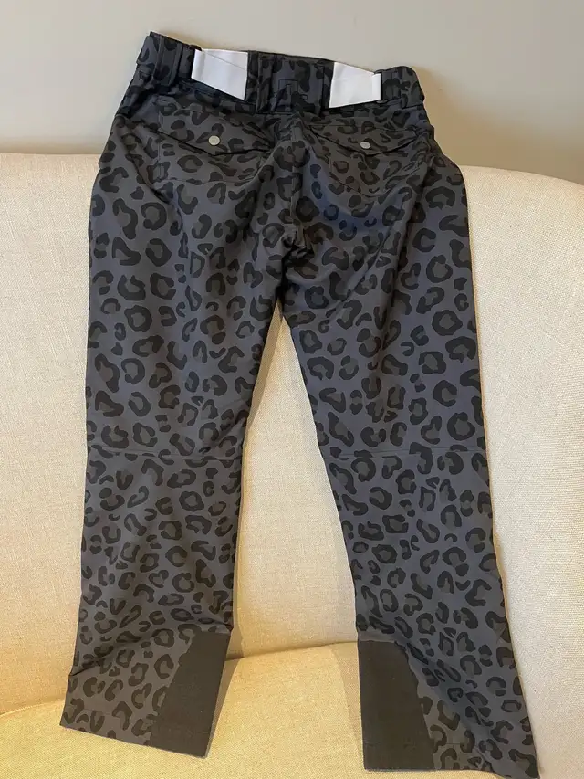 J Lindenberg women’s ski pants  in Ski in Markham / York Region - Image 3