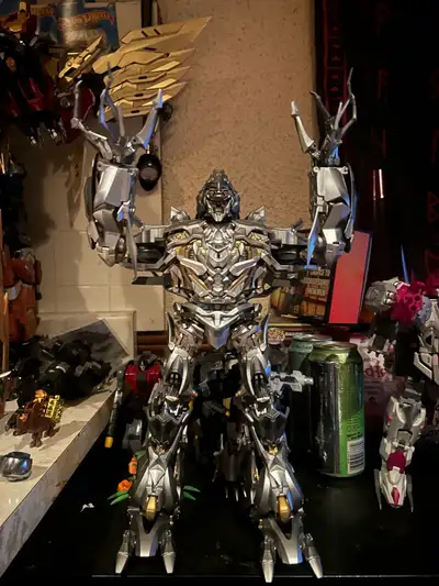Not sure what make this was again but he is oversized and also comes with a extra upper torso