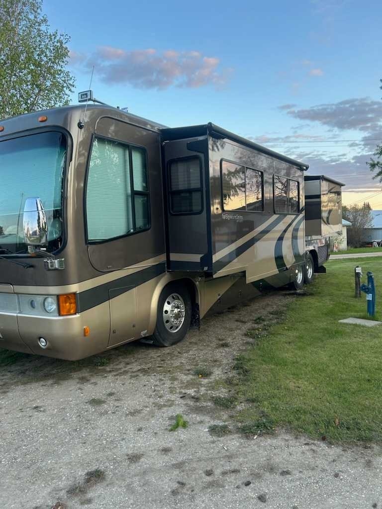 2002 Monaco Signature Motorhome | RVs & Motorhomes | Penticton | Free ...