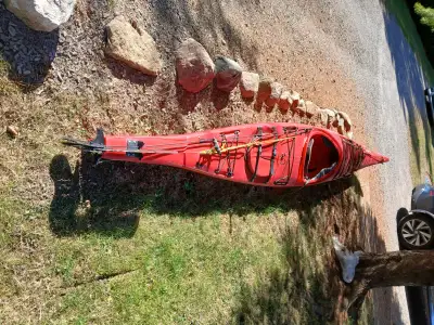 In good shape, no holes. Comes with 2 oars and roof mount hardware. Polyethylene. 2 hatches. Great r...