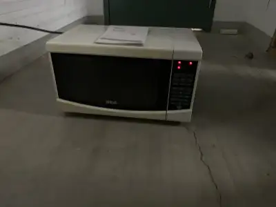 Like Brand New Comes With Book used once very clean