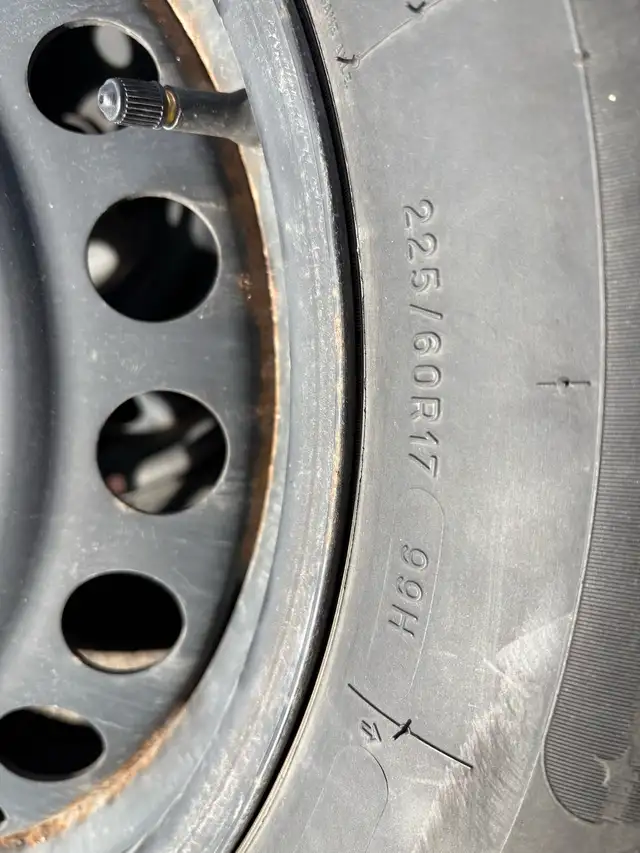 4 X Michelin X-ice Snow tires 225/60R17 on steel rims in Tires & Rims in City of Toronto - Image 4