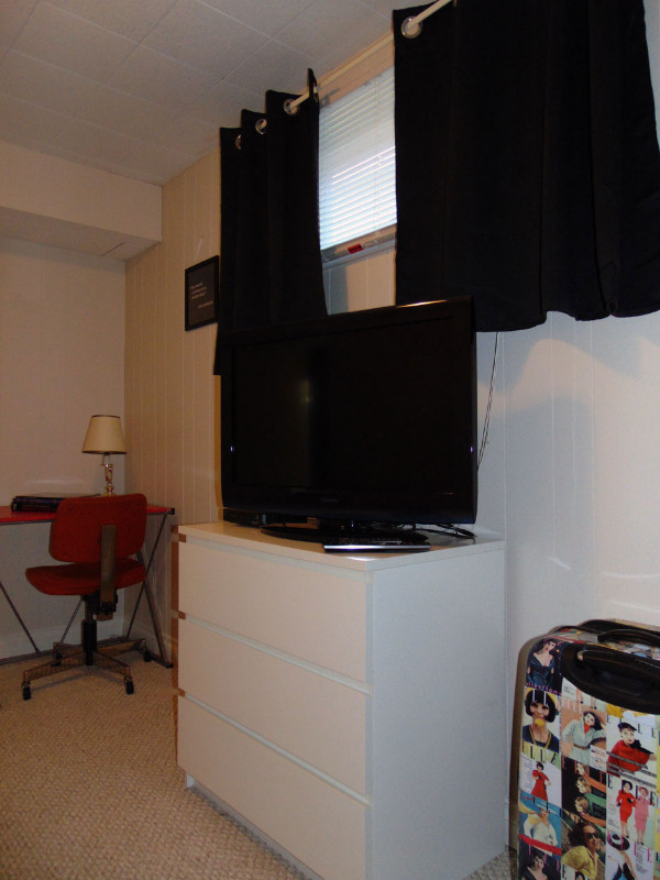 Shared Accommodations - FEMALE - Private Home in Room Rentals & Roommates in Edmonton - Image 2