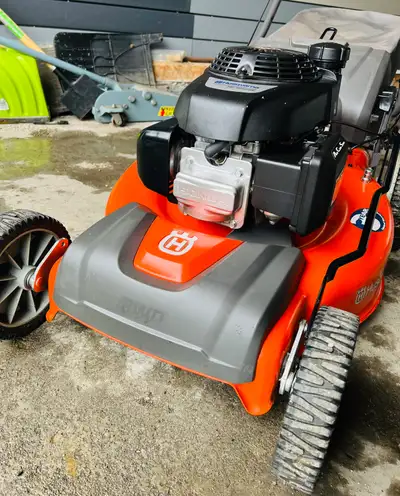 Husqvarna HD 800HW self propelled lawn mower22’, View more