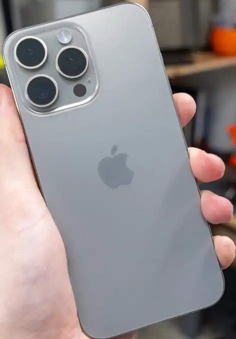  iPhone 15 Pro Max 256GB in Cell Phones in Cambridge - Image 3