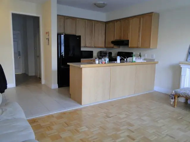 Student Room Rent wt PRIVATE BATHROOM/SHOWER at York University in Room Rentals & Roommates in City of Toronto - Image 3