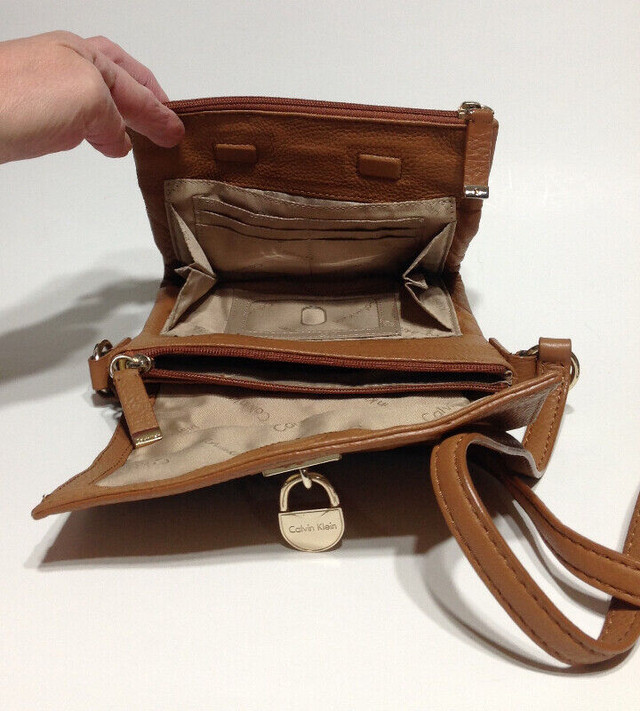 Calvin Klein Small or Large Crossbody Purse / Bag in Women's - Bags & Wallets in Winnipeg - Image 4