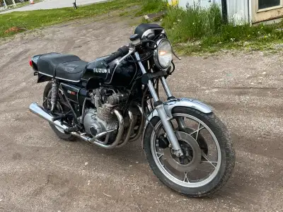 Selling a 1978 Suzuki GS750 Just now: - Carbs rebuilt - Valve adjustment - Complete full service - N...