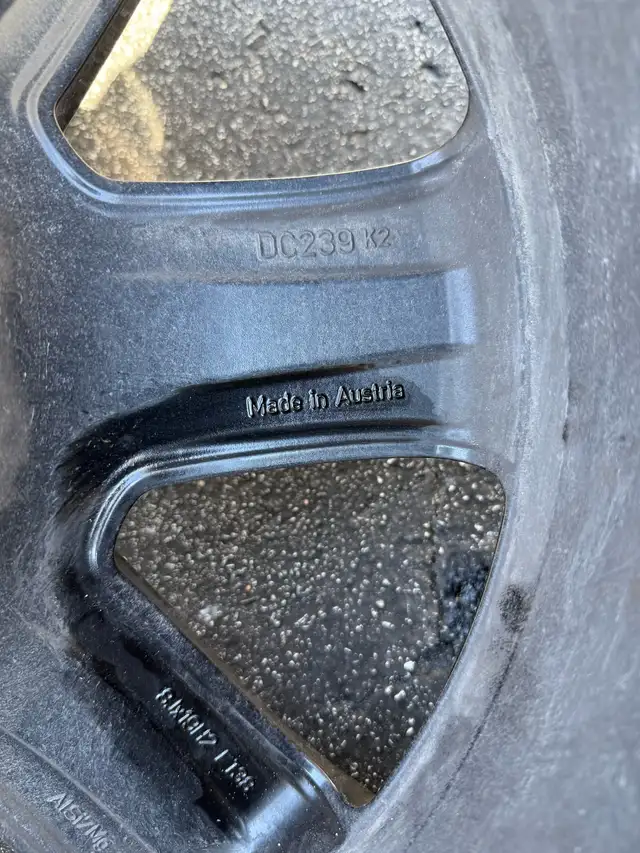 Mercedes OEM GLC rims  with Bridgestone winter tires 235/55/19 in Tires & Rims in City of Toronto - Image 7