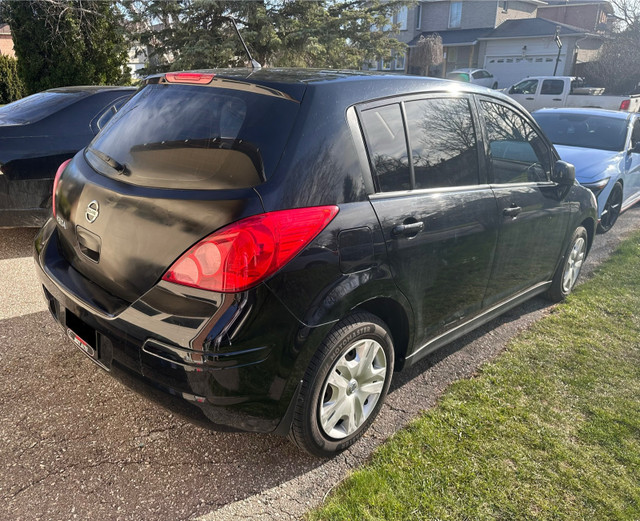 2012 Nissan Versa Hatch in Cars & Trucks in Markham / York Region - Image 4