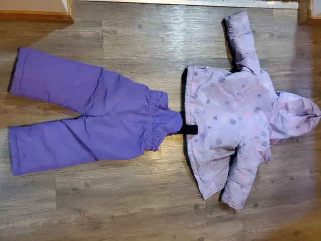 2T girls winter jacket and snowpant in Clothing - 2T in Calgary - Image 4