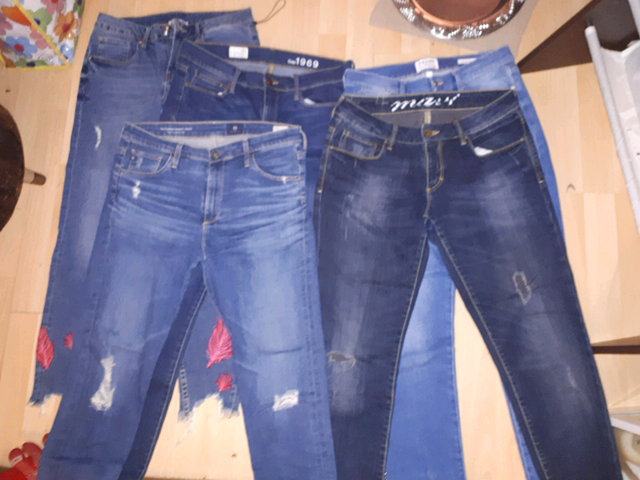 5  paire of JEANS  for women 
Size 30  in Women's - Bottoms in Gatineau - Image 2