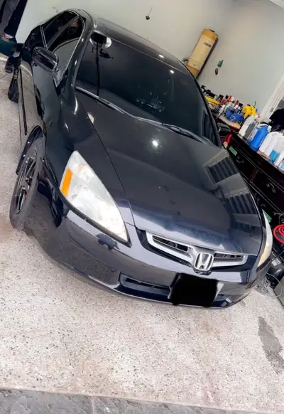 2003 honda accord, new tire , new battery, wireless apple carplay installed, all windows tinted , re...