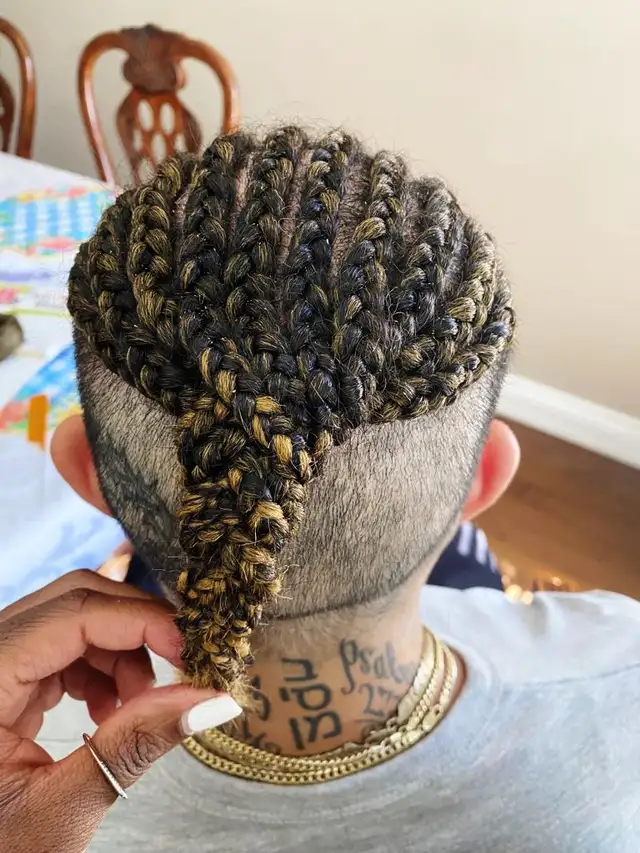 ★ Mobile Hair Braider  ★ Call/Text: 647-425-0087  ★63793658395267124
