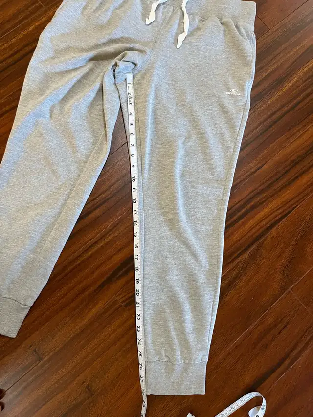 O’Neill women’s large jogging pants, light gray in Women's - Bottoms in Oshawa / Durham Region - Image 5