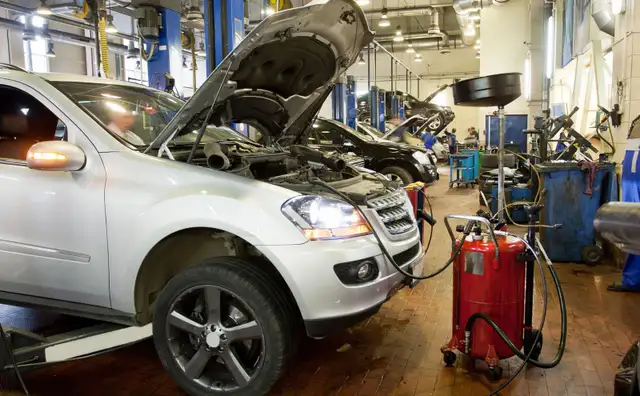 Auto Technician415732389988935680