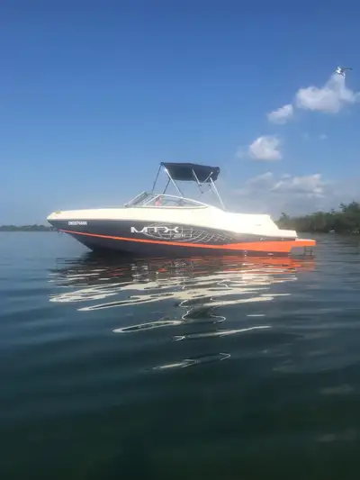 2009 Rinker MTX 210 5 L V8 Volvo penta drive 270 hp low hours 150 HRS boat is clean More call for mo...