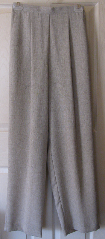 Vintage Optionelle Skirt Top Pants & Shorts 4PC Set Sz Sm Taupe in Other in Saint John - Image 4