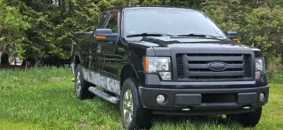 2009 F150 4.6 liter 4x4. $6,000 247,744 km runs decent and was on the road 5 months ago. 4x4 works w...