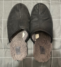 UGG MEN’S SLIPPERS (Size 12)