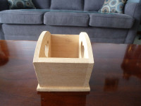 HOME DÉCOR – HAND-MADE PINE CONTAINER/TRINKET BOX–HEART THEME