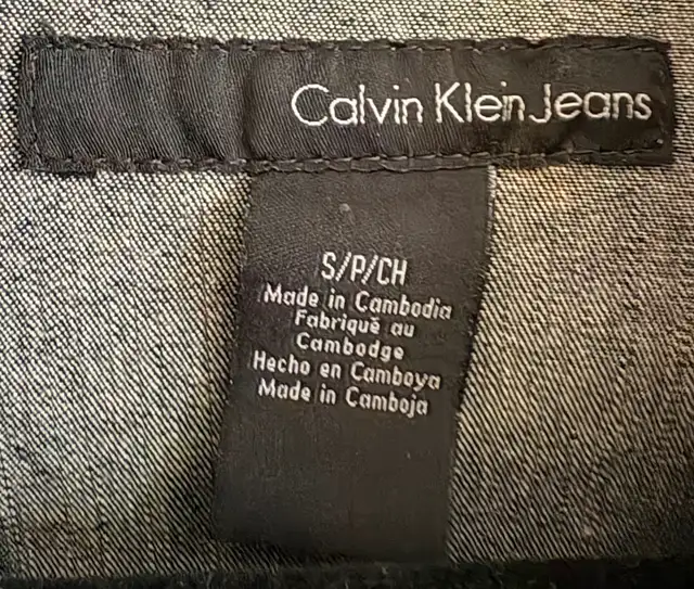 Calvin Klein Trucker Denim Jacket Size Small New Never Worn in Women's - Tops & Outerwear in City of Toronto - Image 6