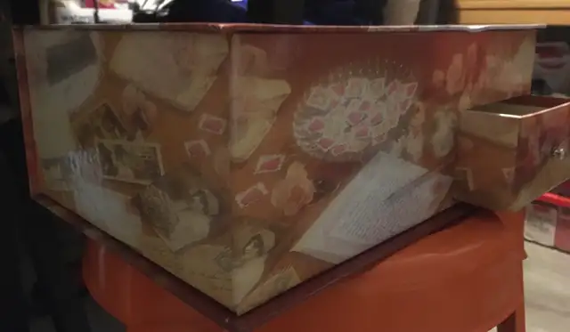 Precious Moments Figure & Collectible Box & Stationary Set in Arts & Collectibles in Markham / York Region - Image 10