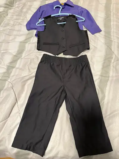 Boys 3-Piece Suit size 12m, View more