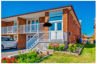 3 Bedroom House Upper Level For Rent