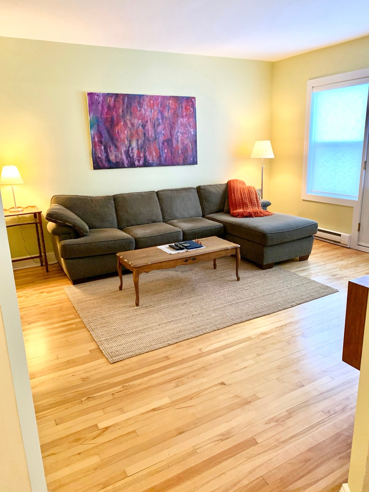 large sunny 4 1/2 fully renovated Verdun West — photo 2
