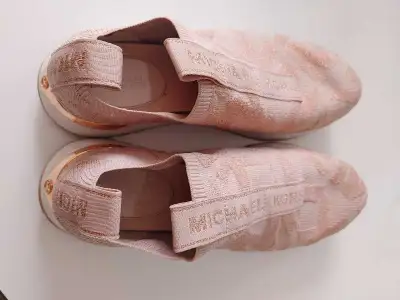 Michael Kors 8.5 IMPECCABLE, View more