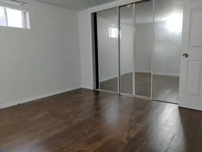 GIRLS/ BOYS /FAMILY/COUPLES/ MOST WELCOME! DOWNTOWN BRAMPTON 28 Clarence St – Prime Location Walk to...