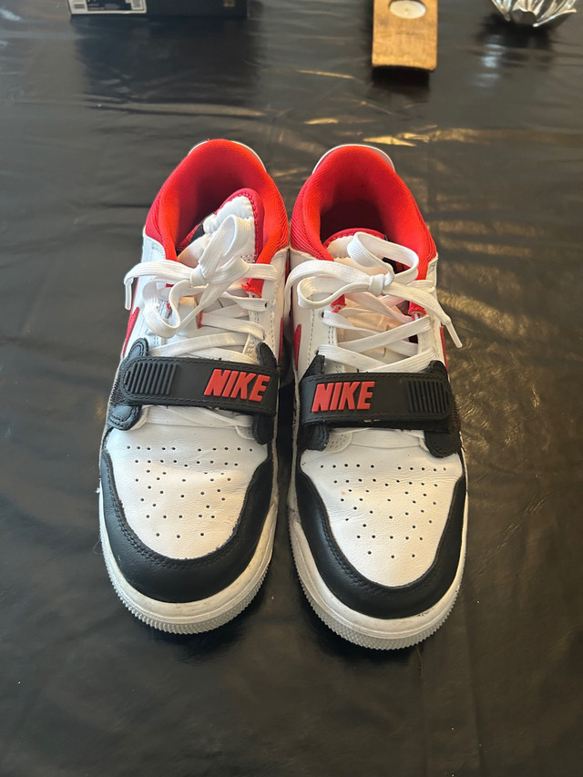 Air Jordan legacy 312 boys size 7 in Kids & Youth in St. Catharines - Image 2