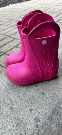 Kids sz 10c crocs rain boots 