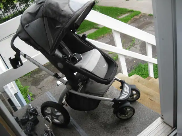 Child Stroller; Maxi Cosi brand with removable lightweight seat in Strollers, Carriers & Car Seats in Thunder Bay - Image 2