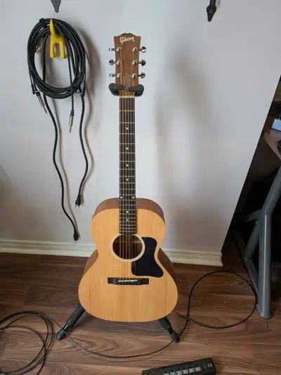 Gibson G-00 acoustic guitar, View more